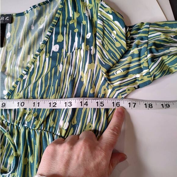 BCBG Paris Green Print Bell Sleeve Deep V Neck Shift Dress Size XS - Picture 5 of 10